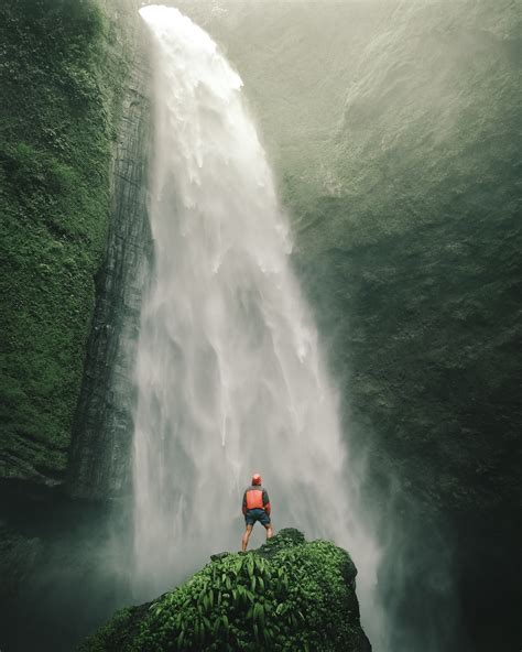 Chasing Waterfalls: Uncover the World's Most Breathtaking Cascades That ...