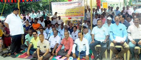 demand for implementation of 7th pay commission: retired employees ...