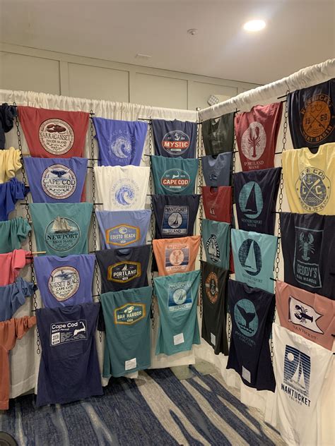T-Shirt Display with Chain Link and Dowels