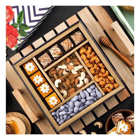 Izhaar Gift Box - 580g - The Baklava Box – The Gourmet Box