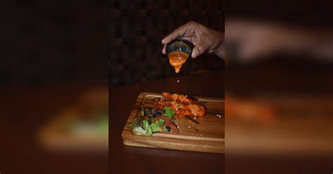 Quirky Decors & Scrumptious Dishes: Bombay Adda Speaks For Its Name | LBB