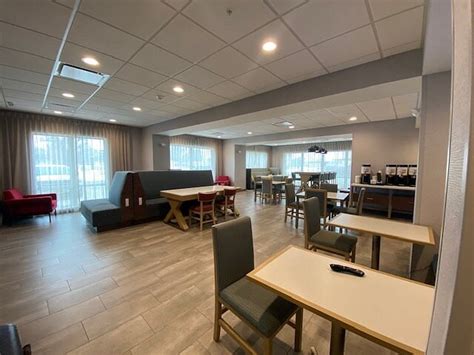 HAMPTON INN COLUMBUS NE - Hotel Reviews, Photos, Rate Comparison ...