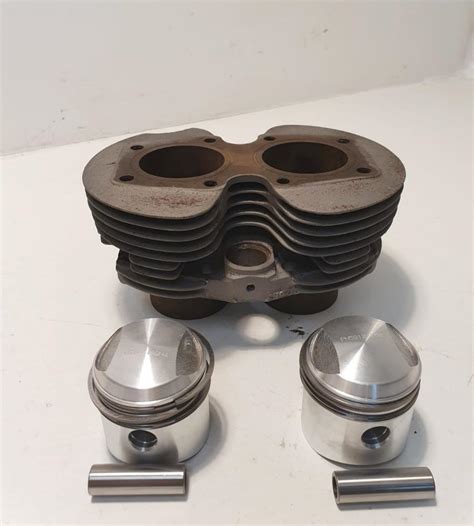 Triumph 3TA T21 T90 Cylinder 350 cc +40 used with new Pistons +60 ...