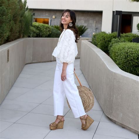 What Shoes to Wear with Wide-Leg Jeans? A Stylist's Real-Talk Guide