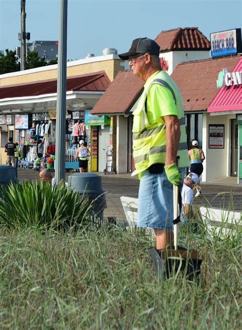 Keeping Rehoboth Beach clean one cigarette butt at a time | Cape Gazette