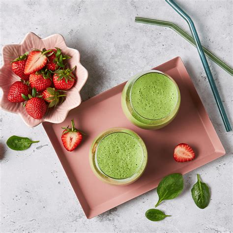 Spinach Berry Smoothie - Emborg