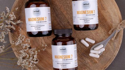 10 symptoms of low magnesium & 10 foods rich in it