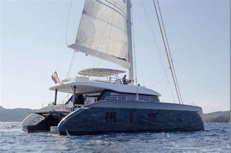 Above & Beyond - Yacht charter catamaran Above & Beyond