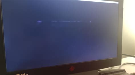 Purple streak in darker images on laptop monitor : Monitors