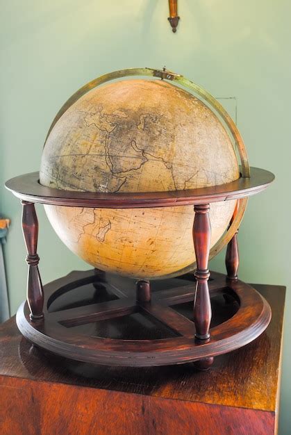 Old Earth Globe 的图像结果