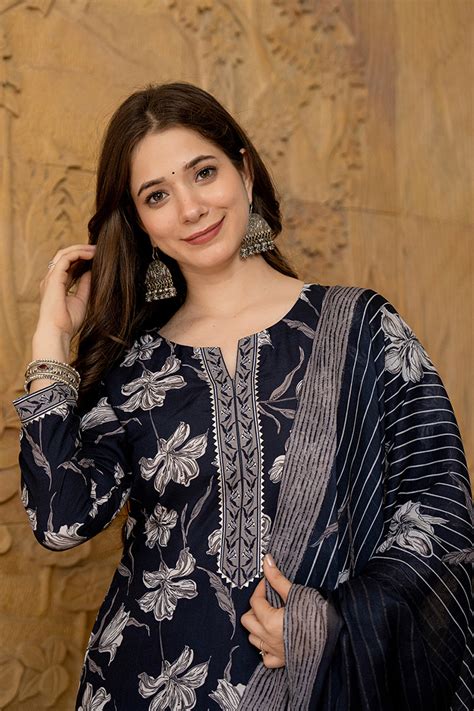 Black Rayon Blend Floral Printed Straight Trouser Suit Set VKSKD2267 ...