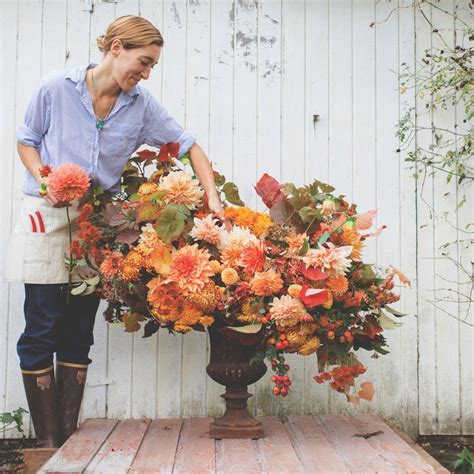 Back to Flower School: Autumn Arrangement How-Tos | Fall flower ...