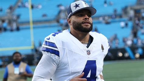 Dak Prescott credits "dad strength" in baby announcement - ESPN