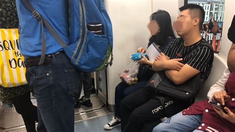 逆行、车厢内进食 北京地铁一周处置20起不文明行为——人民政协网