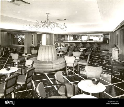Everglades Club Cocktail Lounge, Palm Beach, ca 1940 Stock Photo - Alamy