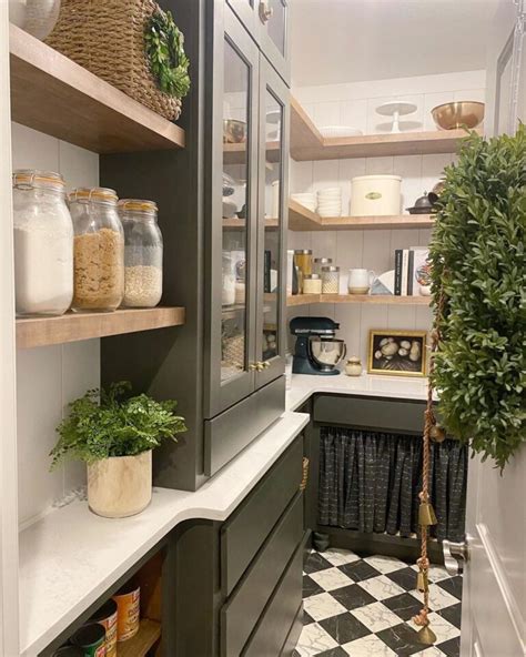 Walk-In Pantry 的图像结果