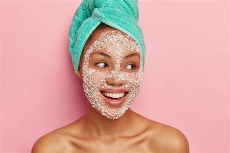 Face Scrub: इन चीजों को मिक्स करके घर पर बनाएं फेस स्क्रब, जानें कैसे ...