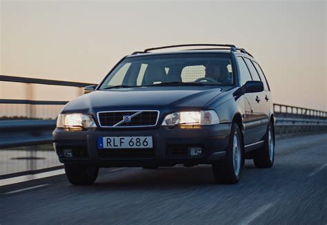 How the Volvo V70 Cross Country redefined adventure for a new era ...