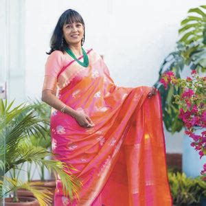 Shop the best of handwoven Benarasi sarees and dupattas – Roliana