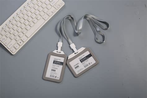 专业生产塑料ID卡套【双层 侧面装卡证件套】塑料硬材质 爆款-阿里巴巴