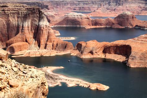 Lake Powell: A History of Beauty, Recreation and Resources