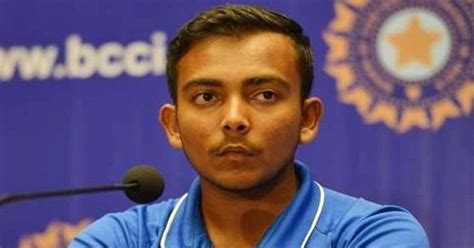 Is cricketer Prithvi Shaw dating this model? Know more in pics