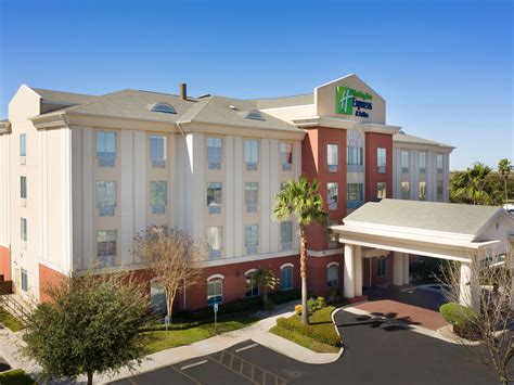 Affordable Hotel in Uvalde, TX | Holiday Inn Express & Suites Uvalde