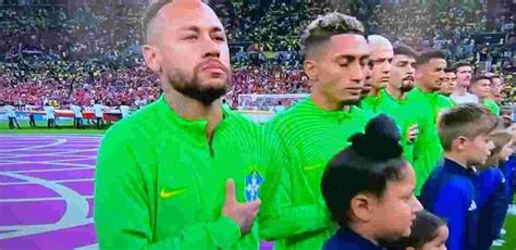 FIFA World Cup: Brazil Captain Neymar Steps Out With Sikh Boy For ...