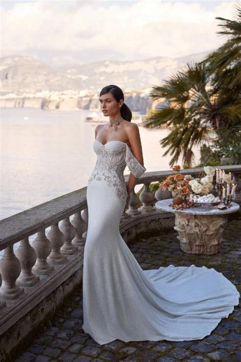 Mermaid Silhouette Wedding Dress