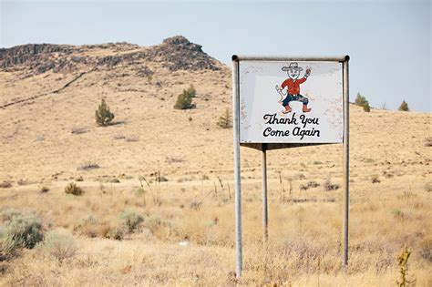 Digging for Thunder Eggs at Richardson Rock Ranch » Wayfarer Family