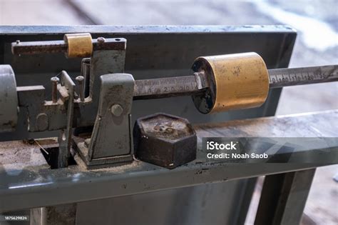 Light Heavy Balance Scale 的图像结果