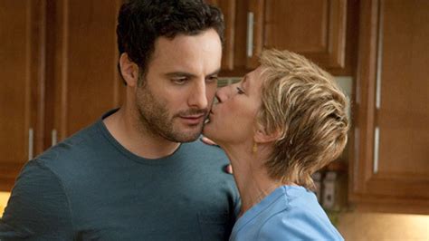 Nurse Jackie (S03E03): Play Me Summary - Season 3 Episode 3 Guide