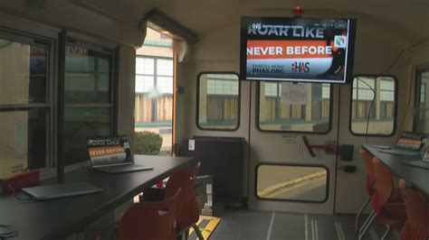 Computer Lab Bus 的图像结果