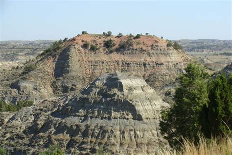 Painted mountain, North Dakota | Natural landmarks, Mountain paintings ...