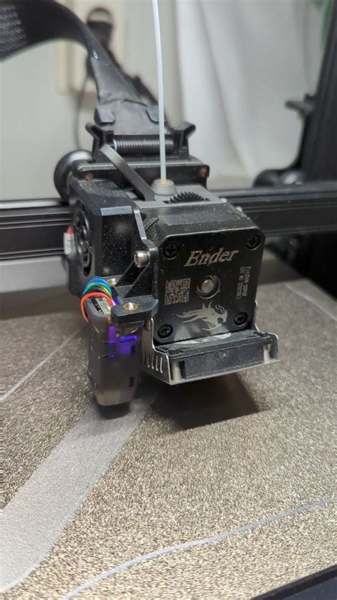 Does anyone know how i could fix this squeeky noise? I don't know where ...