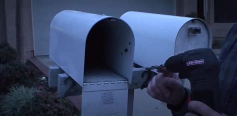 Mailbox Lock Stuck 的图像结果