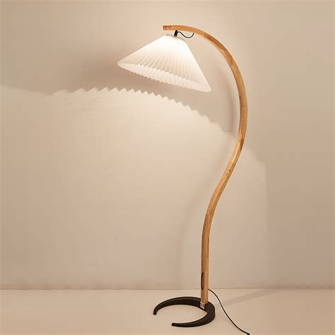 Caprani Floor Lamp – Vakkerlight