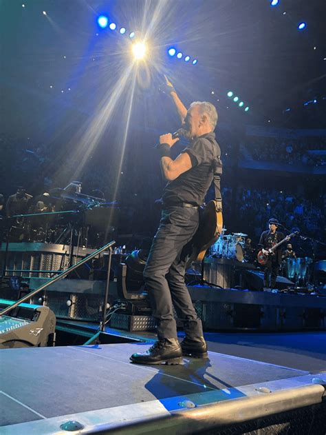 Bruce Springsteen Downtown Train 的图像结果