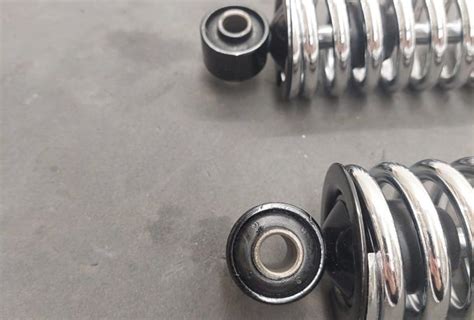 Triumph T120R. T120V . TR6. TR6V. T140V. TR7V. Shock Absorber Pair Rear ...