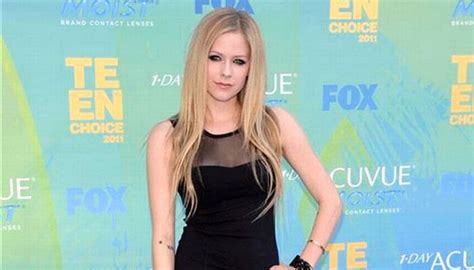 Avril Lavigne slams rehab rumors post health issues | And More ... News ...