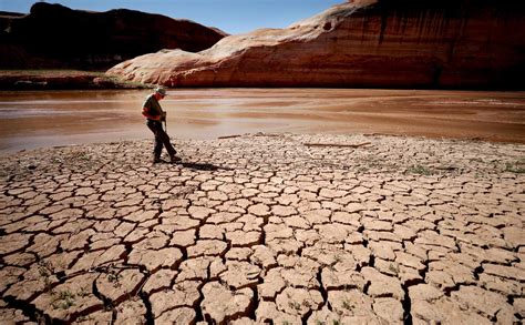 Photos: The receding waters of Lake Powell, Glen Canyon National ...