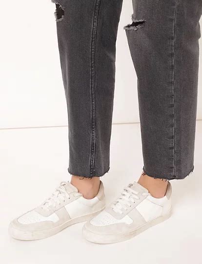 Solid Boyfriend Fit Jeans