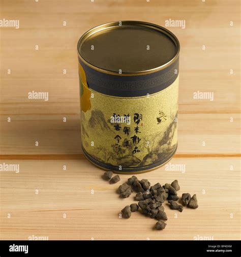 Chinese Gunpowder Green Tea Packaging and Tea Pellets Stock Photo - Alamy