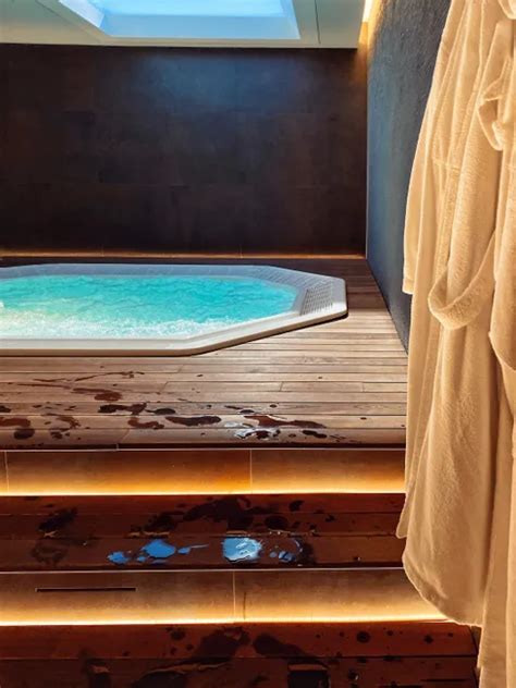 71 BEST Tips Can You Put Essential Oils In A Hot Tub (Wow)