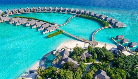 11 Most Amazing Places To Visit Around The World - lifeberrys.com