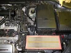 vw golf 5 batterie motorraum mit batterie und luftfilter kleiner bericht vw golf 5 batterie motorraum mit batterie und luftfilter kleiner bericht