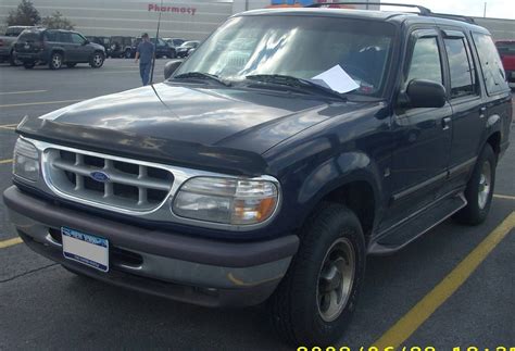 1995 Ford Explorer Eddie Bauer - 4dr SUV 4.0L V6 4x4 auto