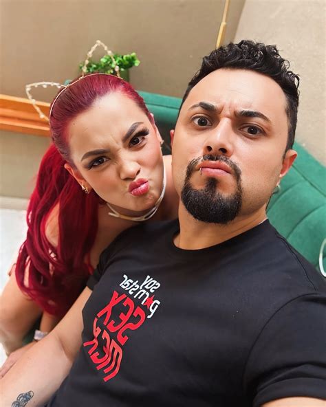 Micky Molko | Qué bonita se veía @robertafranco.oficial en la alfombra roja de los @erosawards ️ ...