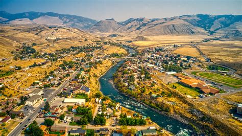 The Sunless City: The Story Behind Flin Flon, Manitoba & Its Unusual Name