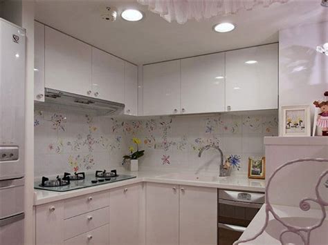 56平法式浪漫风格公寓 淡色系地板粉红家(图) - 家居装修知识网